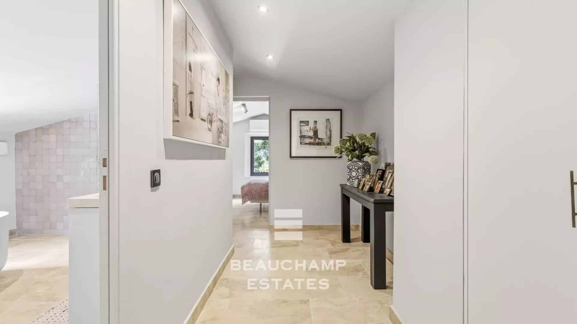 Neo-Provençal 4-bedroom villa in Rocquefort-les-Pins with swimming pool Neo-Provençal 4-bedroom villa in Rocquefort-les-Pins with swimming pool