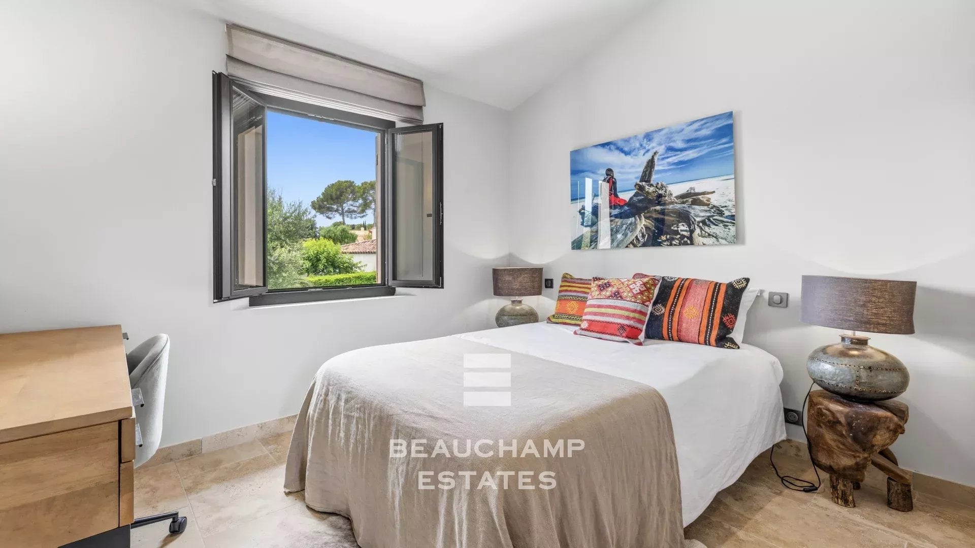 Neo-Provençal 4-bedroom villa in Rocquefort-les-Pins with swimming pool Neo-Provençal 4-bedroom villa in Rocquefort-les-Pins with swimming pool