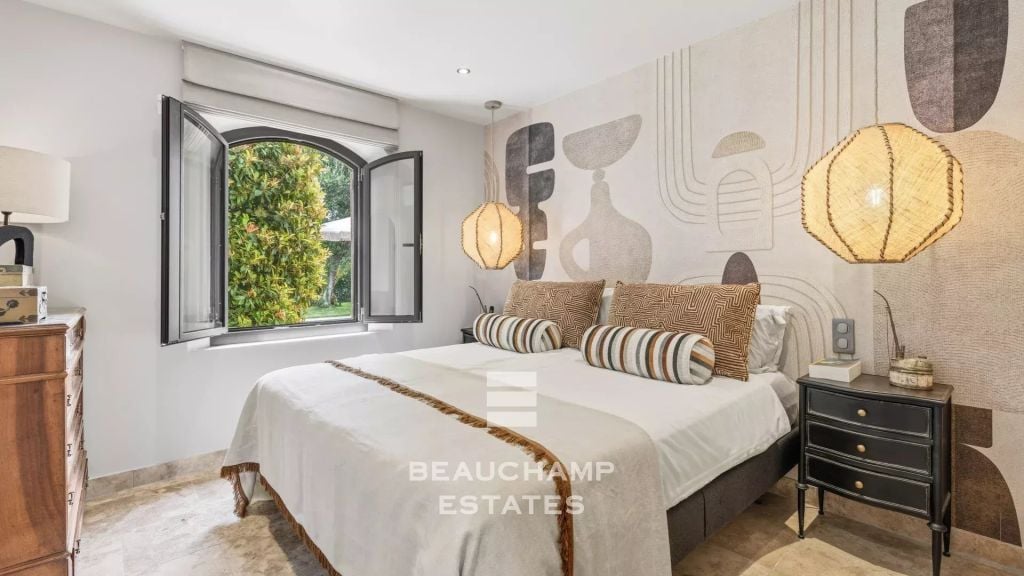 Neo-Provençal 4-bedroom villa in Rocquefort-les-Pins with swimming pool