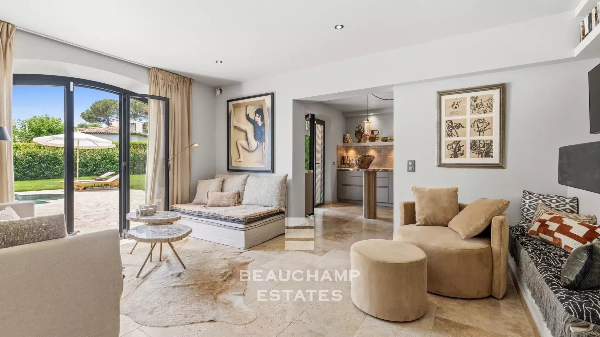 Neo-Provençal 4-bedroom villa in Rocquefort-les-Pins with swimming pool Neo-Provençal 4-bedroom villa in Rocquefort-les-Pins with swimming pool
