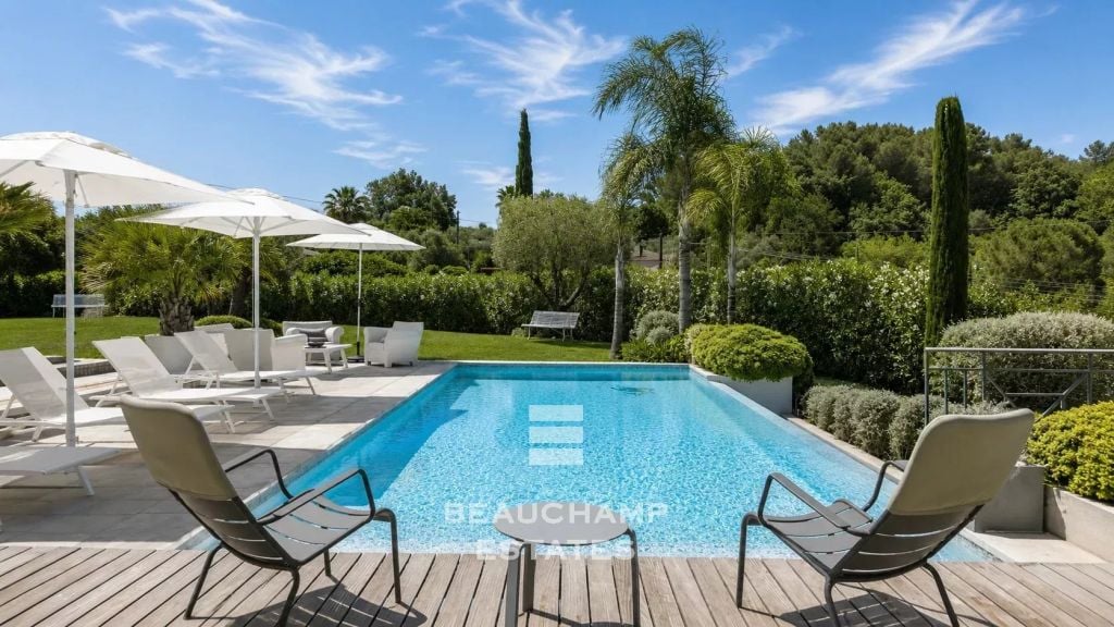Provençal villa with 4 bedrooms and swimming pool – Valbonne