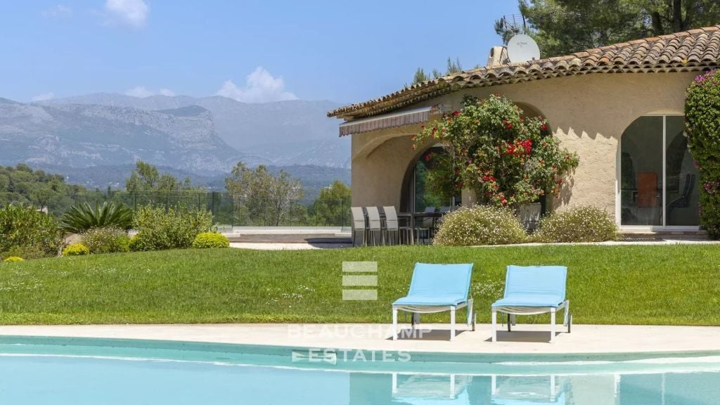 Remarkable exceptional property set in one hectare of lush greenery.