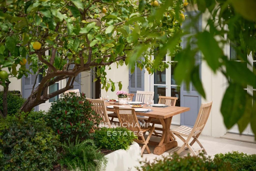Renovated Character Villa — 4 Bedrooms, Garden, in the Heart of La Napoule