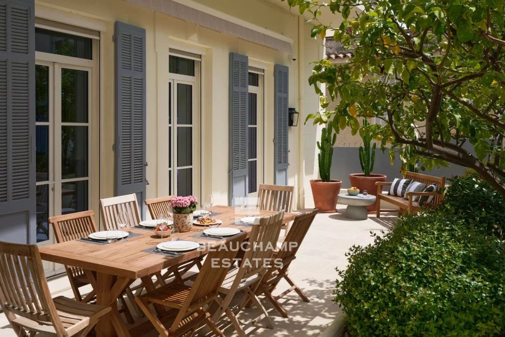 Renovated Character Villa — 4 Bedrooms, Garden, in the Heart of La Napoule