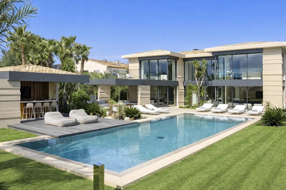 Luxury Saint-Tropez holiday rentals | Beauchamp Estates Luxury Saint-Tropez holiday rentals | Beauchamp Estates