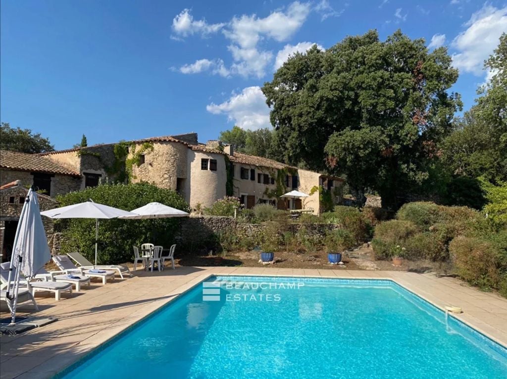 Stone Bastide with 7 Bedrooms – Fox-Amphoux