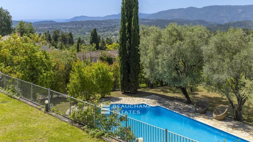 Stone Provençal bastide with 7 bedrooms and sea view – Grasse