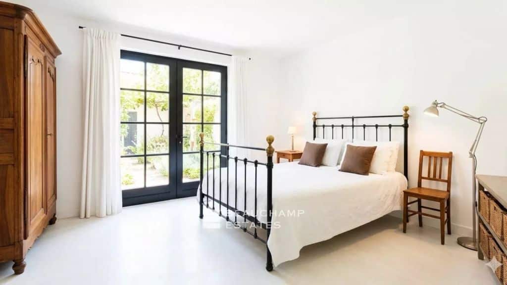 Stone Provençal bastide with 7 bedrooms and sea view – Grasse
