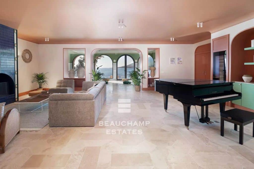 Théoule-sur-Mer – Exceptional Waterfront Property