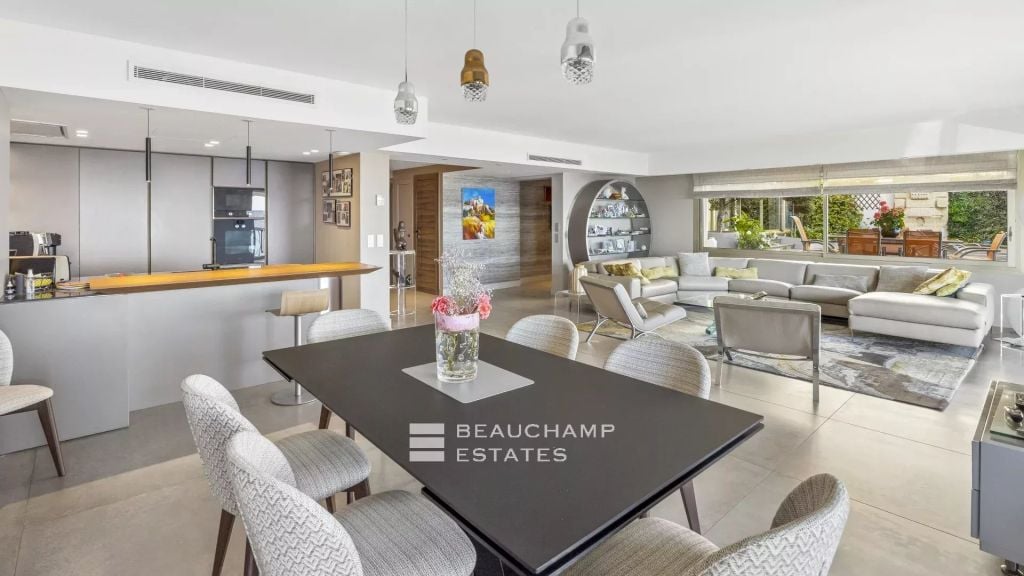 4-Bedroom Penthouse with Sea View – Cannes Californie