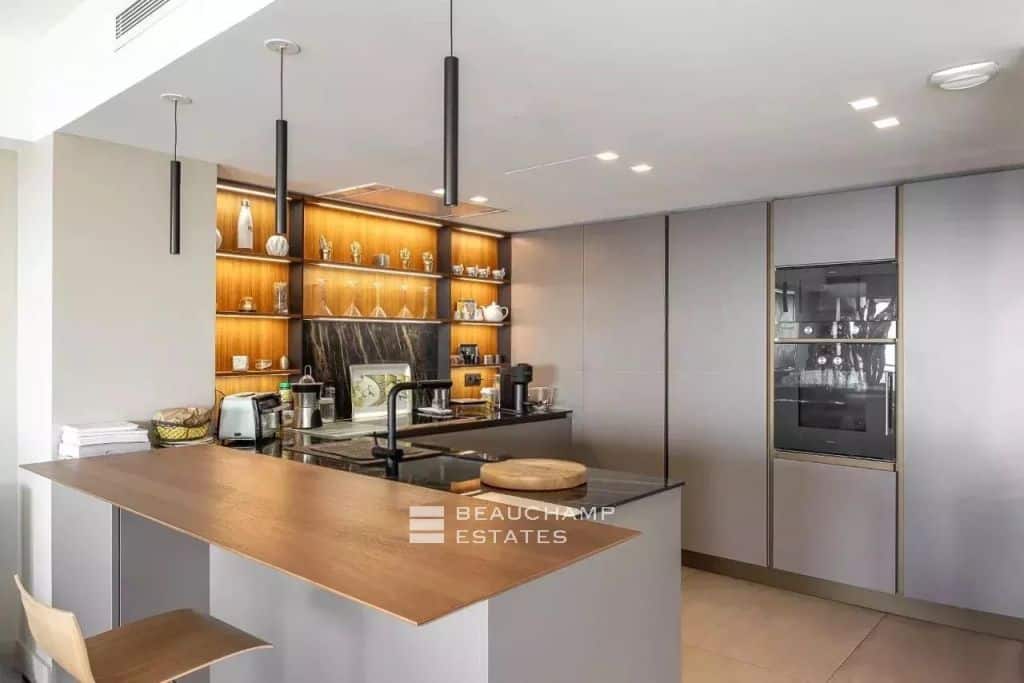 4-Bedroom Penthouse with Sea View – Cannes Californie
