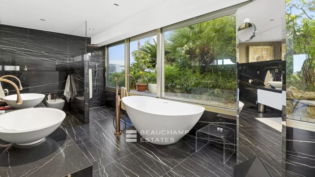 4-Bedroom Penthouse with Sea View – Cannes Californie