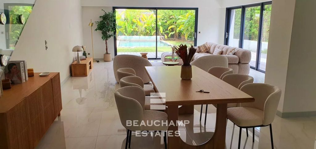 4-Bedroom Apartment with Private Garden and Swimming Pool