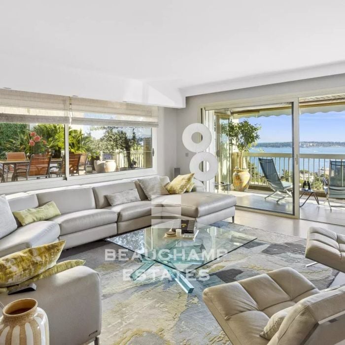 Penthouse 4 chambres avec vue mer – Cannes Californie