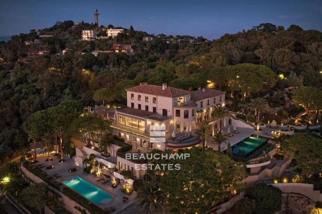 Belle Époque Property with 12 Bedrooms and Sea Views – Cannes