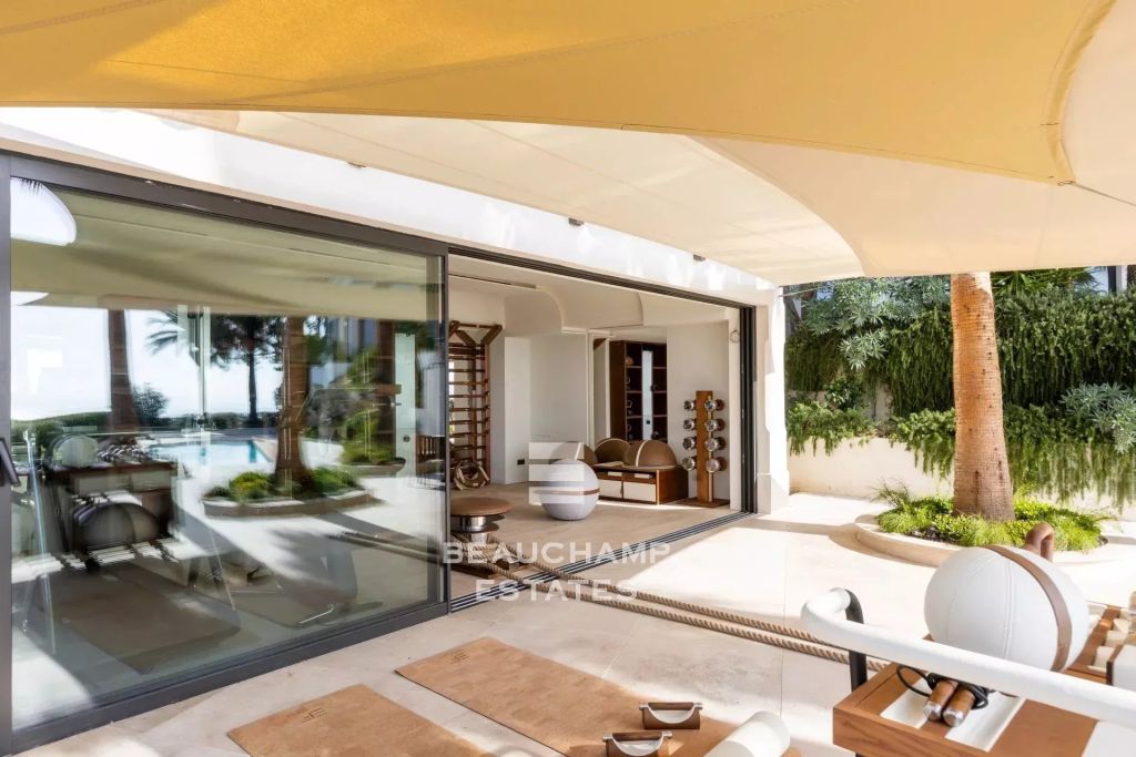 Belle Époque Property with 12 Bedrooms and Sea Views – Cannes