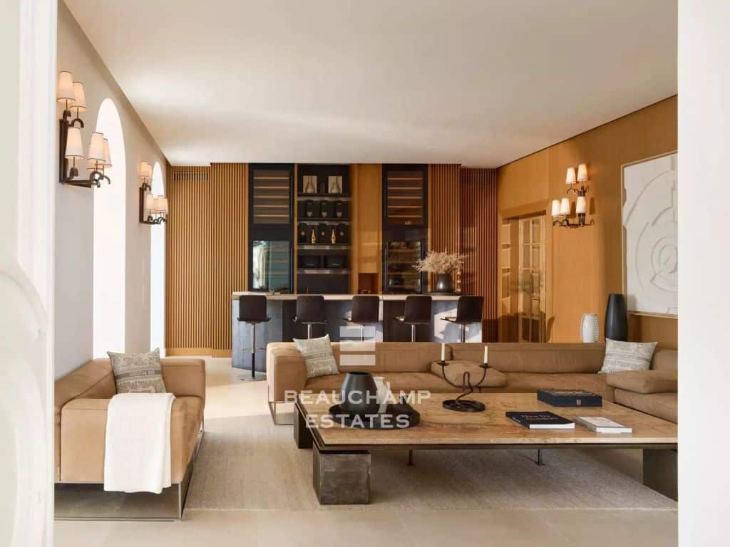 Belle Époque Property with 12 Bedrooms and Sea Views – Cannes