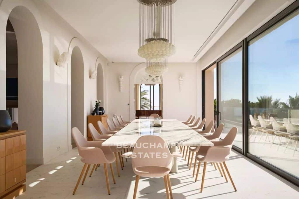 Belle Époque Property with 12 Bedrooms and Sea Views – Cannes