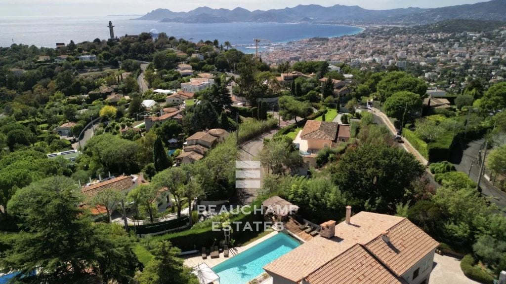 Breathtaking Sea & Mountain Views – Renovated Villa, Cannes, 5 Bedrooms, Pool & Cinema Room