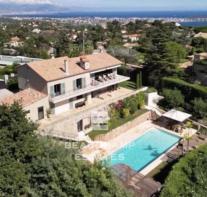 Breathtaking Sea & Mountain Views – Renovated Villa, Cannes, 5 Bedrooms, Pool & Cinema Room