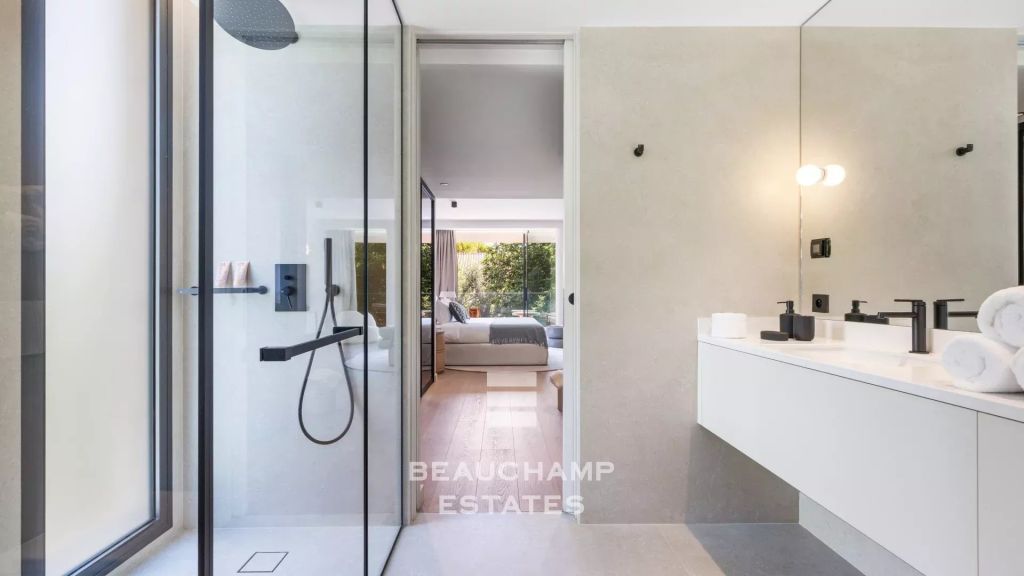 Contemporary 4-Bedroom Villa with Sea View – Saint-Jean-Cap-Ferrat
