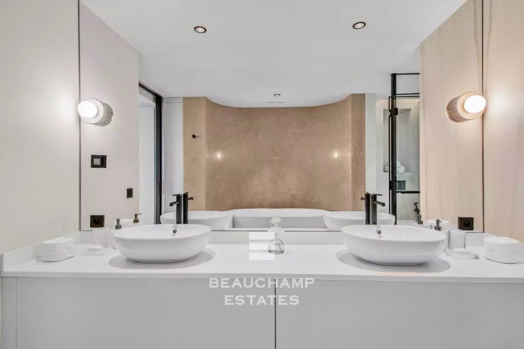 Contemporary 4-Bedroom Villa with Sea View – Saint-Jean-Cap-Ferrat