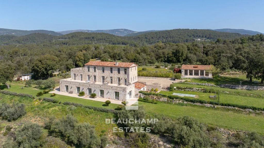 Elegant Stone Bastide on 20 Hectares Panoramic Views – Fayence