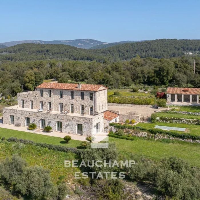 Elegant Stone Bastide on 20 Hectares Panoramic Views – Fayence
