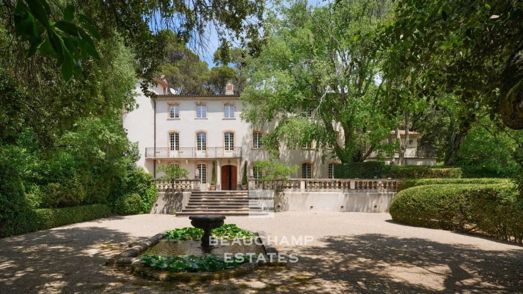 Exceptional 10-Bedroom Château in the Heart of a Preserved Estate – Lorgues