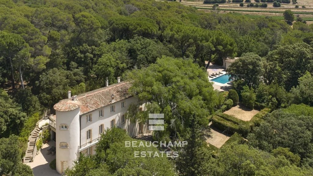 Exceptional 10-Bedroom Château in the Heart of a Preserved Estate – Lorgues