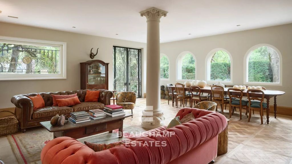 Exceptional 10-Bedroom Château in the Heart of a Preserved Estate – Lorgues