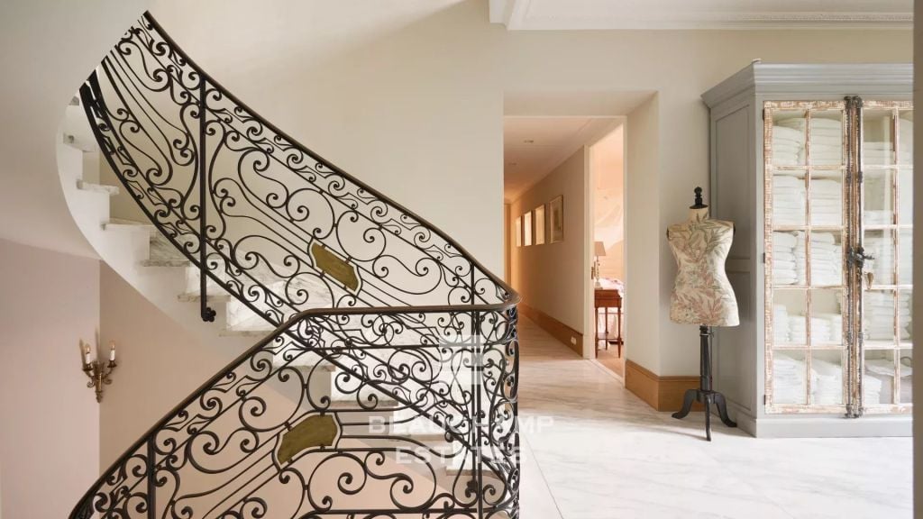 Exceptional 10-Bedroom Château in the Heart of a Preserved Estate – Lorgues