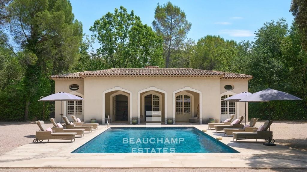 Exceptional 10-Bedroom Château in the Heart of a Preserved Estate – Lorgues