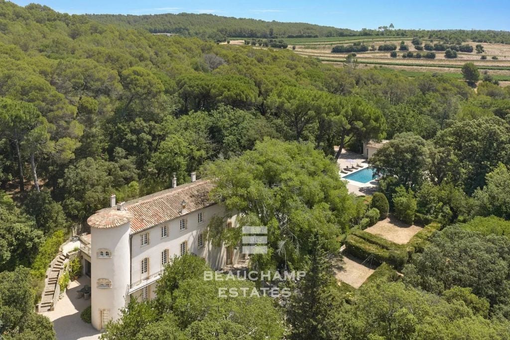 Exceptional 15-Bedroom Château in the Heart of a Preserved Estate – Lorgues