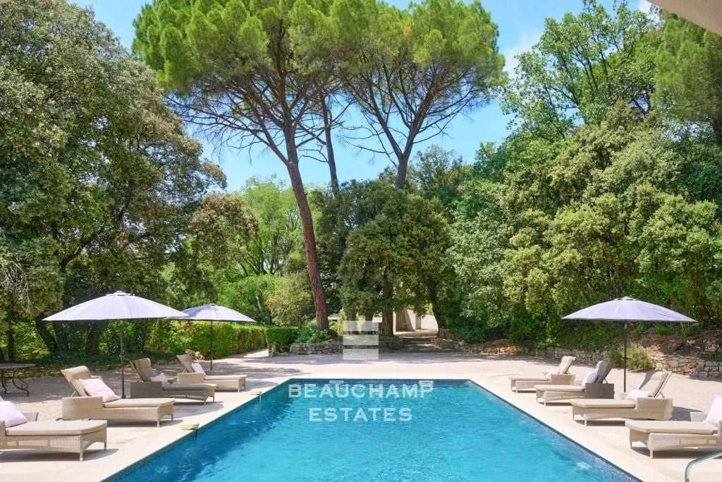 Exceptional 15-Bedroom Château in the Heart of a Preserved Estate – Lorgues