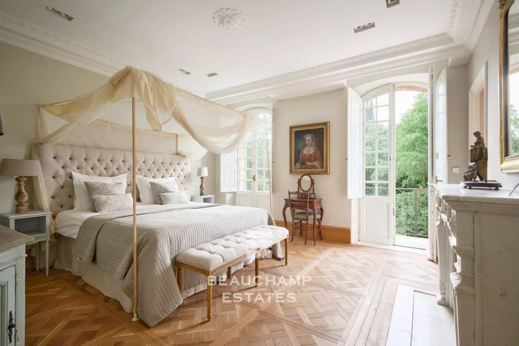Exceptional 15-Bedroom Château in the Heart of a Preserved Estate – Lorgues