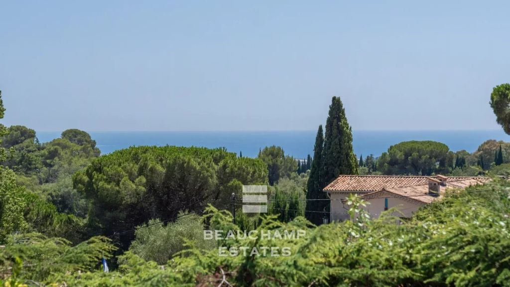 Neo-Provençal 5-Bedroom Villa with Partial Sea Views – La Roquette-sur-Siagne