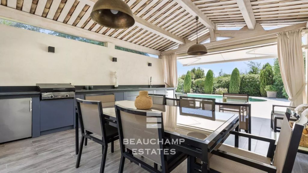 Neo-Provençal 5-Bedroom Villa with Partial Sea Views – La Roquette-sur-Siagne