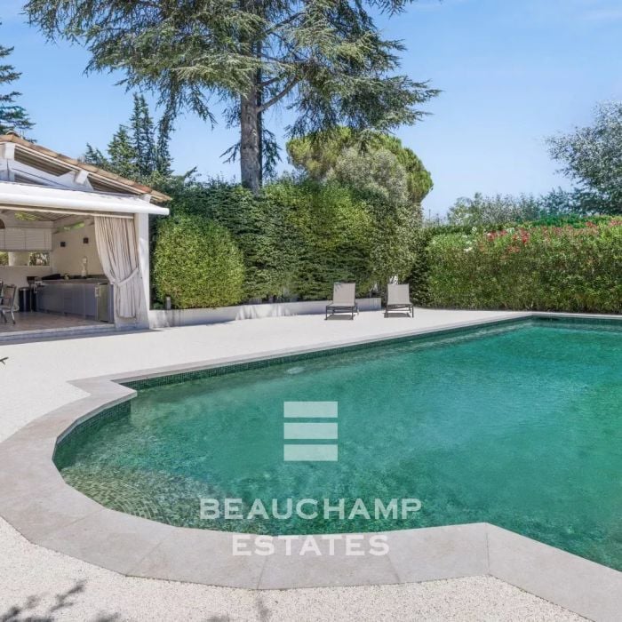 Neo-Provençal 5-Bedroom Villa with Partial Sea Views – La Roquette-sur-Siagne