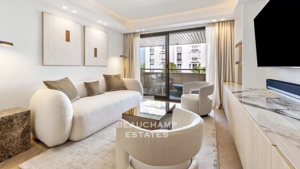Luxury Renovated Apartment – Cannes Gray d’Albion, Cannes