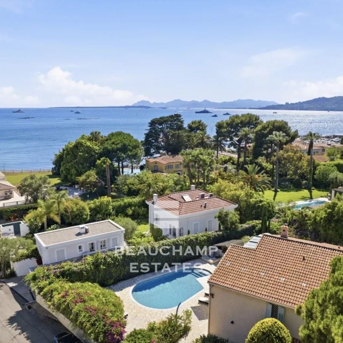 Modern 5-Bedroom Villa Within Walking Distance of the Beaches – Cap d’Antibes