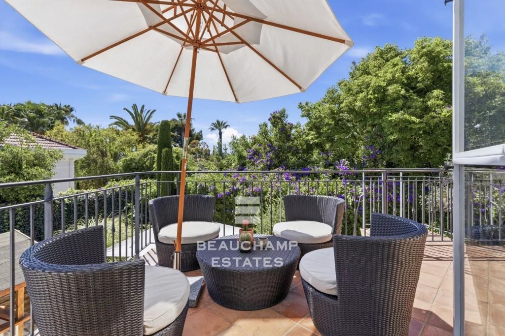 Modern 5-Bedroom Villa Within Walking Distance of the Beaches – Cap d’Antibes