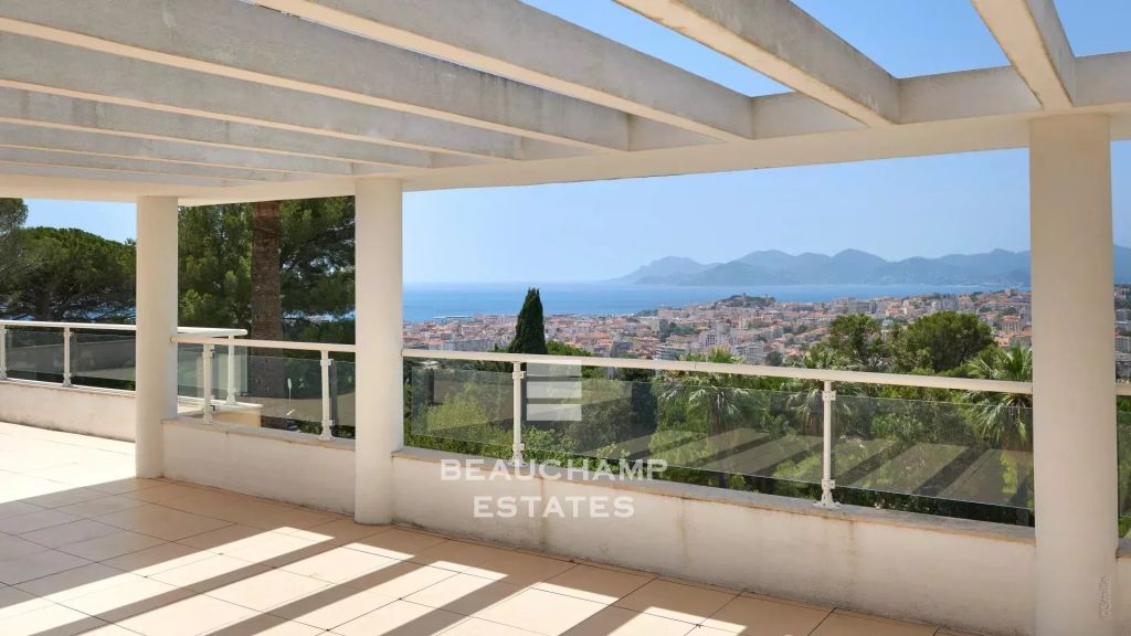 Modern  villa with panoramic sea views – Cannes Oxford