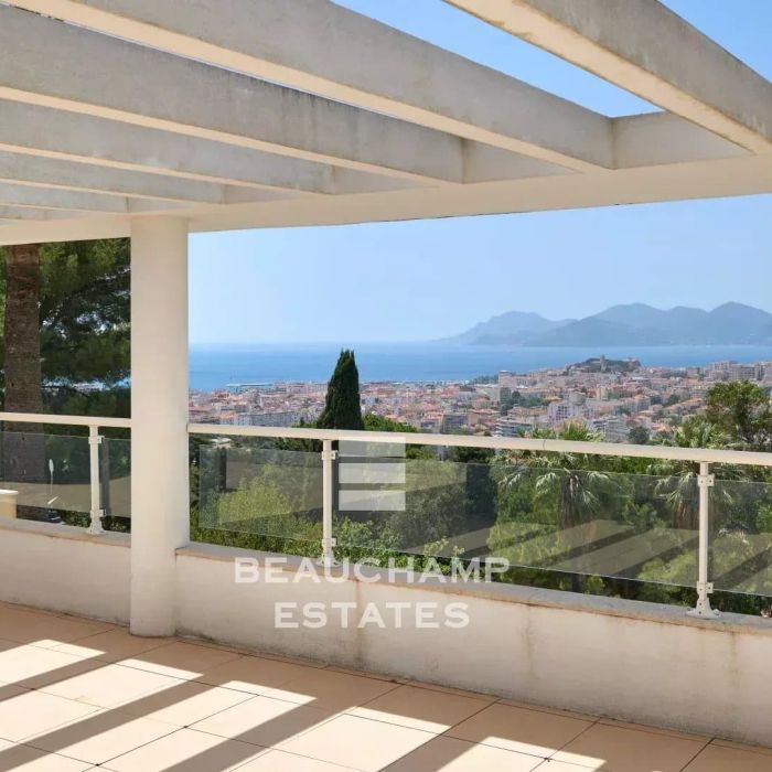Modern villa with panoramic sea views – Cannes Oxford