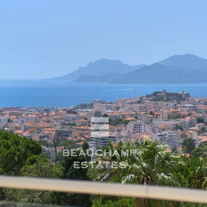 Modern villa with panoramic sea views – Cannes Oxford