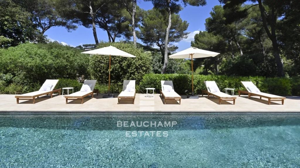 Neo-Provençal 5-Bedroom Villa with Swimming Pool – Golfe-Juan