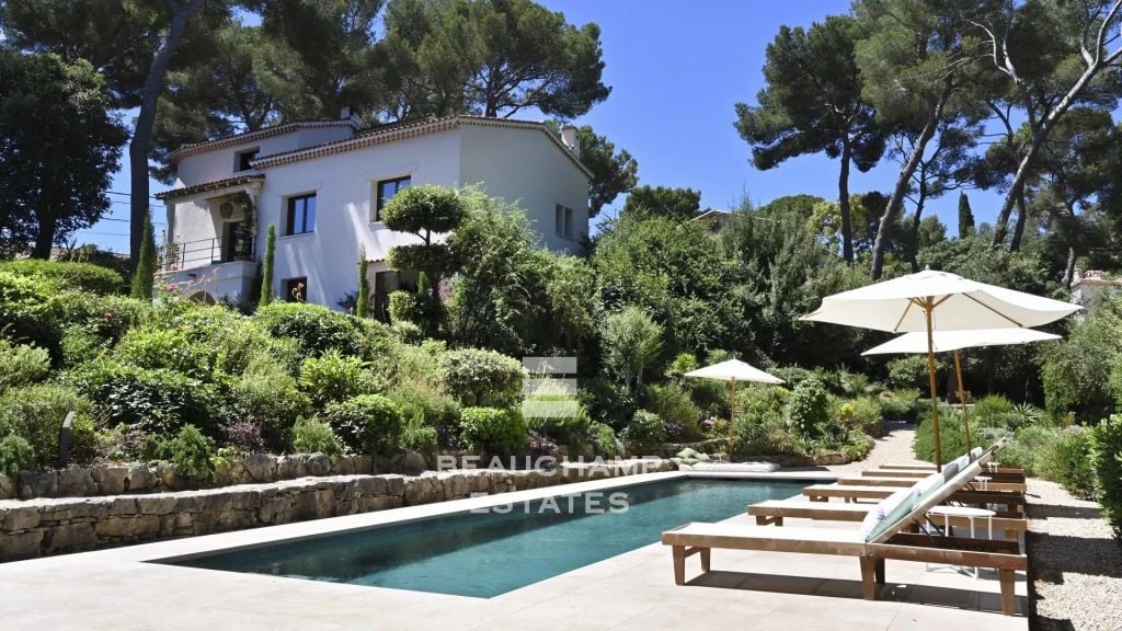 Neo-Provençal 5-Bedroom Villa with Swimming Pool – Golfe-Juan