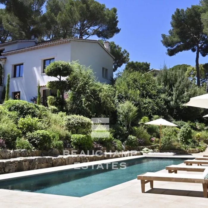 Neo-Provençal 5-Bedroom Villa with Swimming Pool – Golfe-Juan