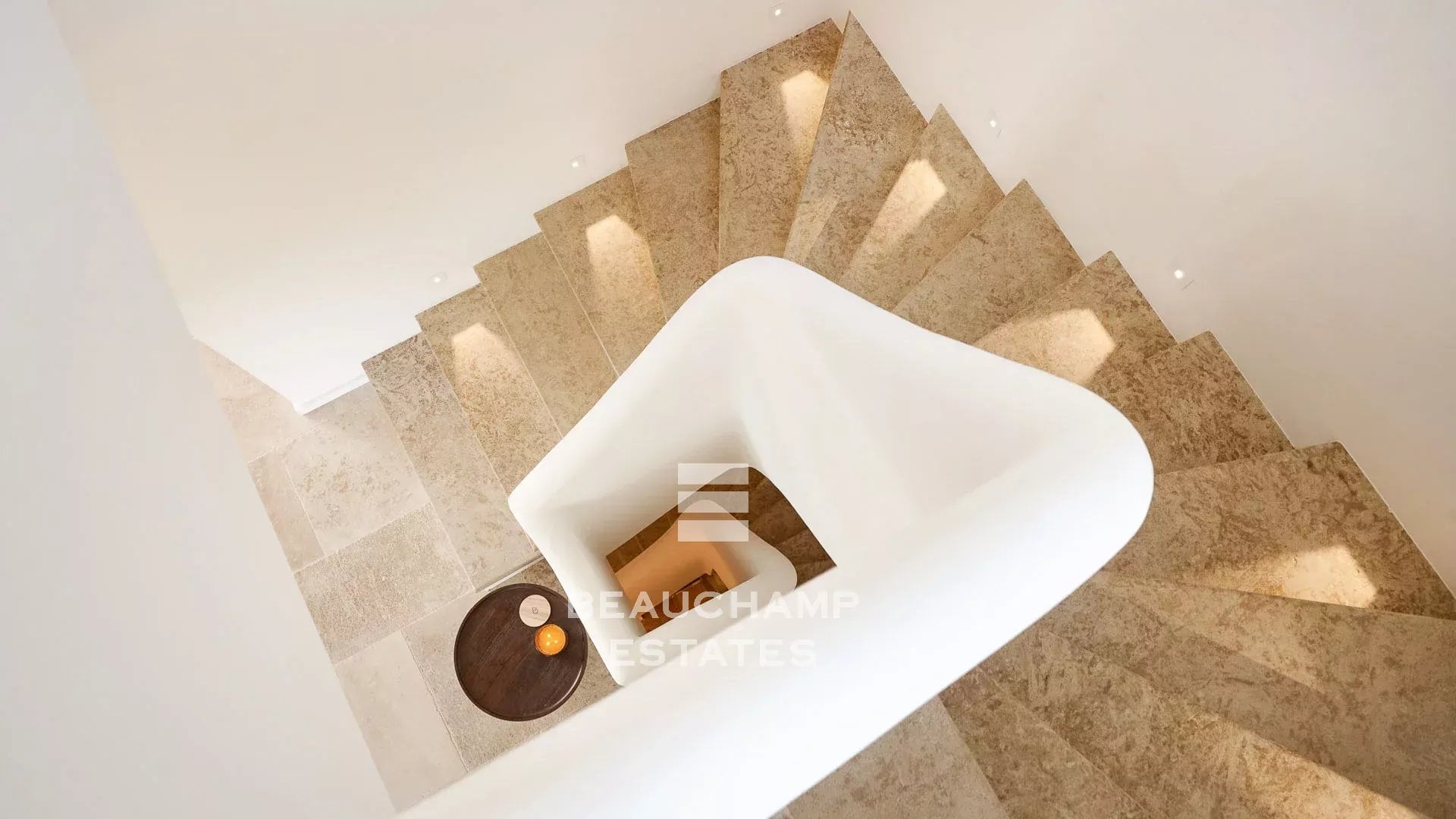 Neo-Provençal 6-Bedroom Villa with Swimming Pool and Sea View – Super Cannes Neo-Provençal 6-Bedroom Villa with Swimming Pool and Sea View – Super Cannes
