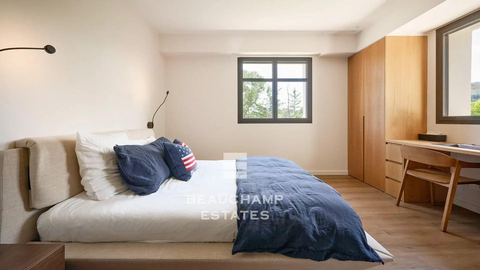 Neo-Provençal 6-Bedroom Villa with Swimming Pool and Sea View – Super Cannes Neo-Provençal 6-Bedroom Villa with Swimming Pool and Sea View – Super Cannes